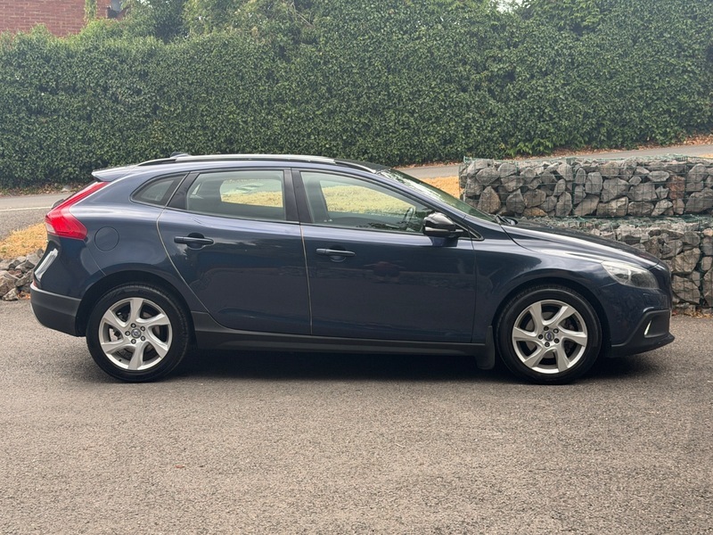 Volvo V40 Cross Country 1.6 D2 Lux Nav Hatchback Powershift Red #18