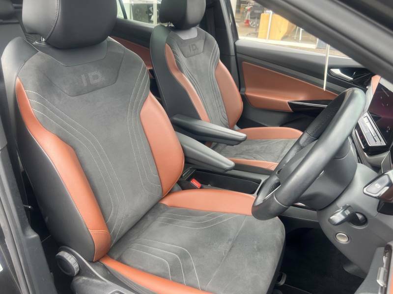 Volkswagen ID.4 150Kw Family Pro Performance 77Kwh Estate Blue #13