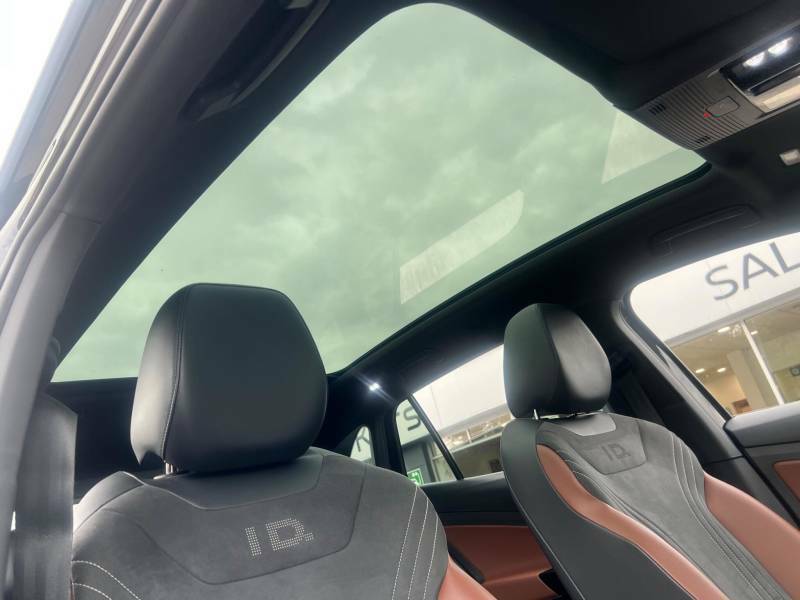Volkswagen ID.4 150Kw Family Pro Performance 77Kwh Estate Blue #11