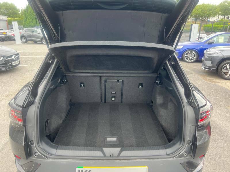 Volkswagen ID.4 150Kw Family Pro Performance 77Kwh Estate Blue #24