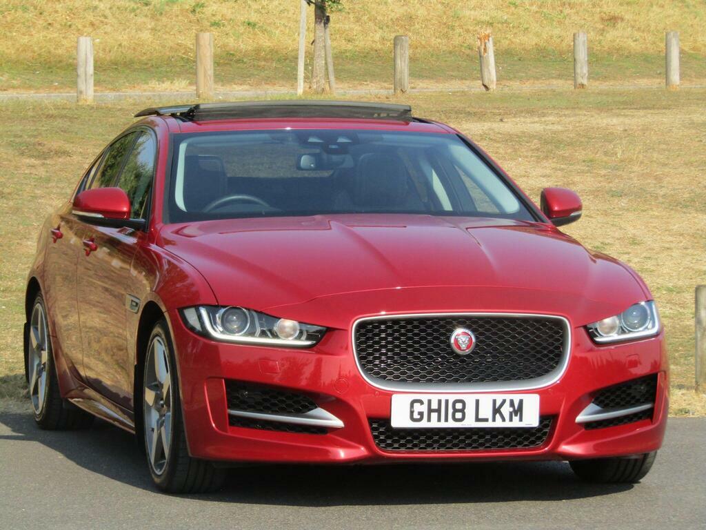 Jaguar XE 2.0I R-sport Euro 6 S S Red