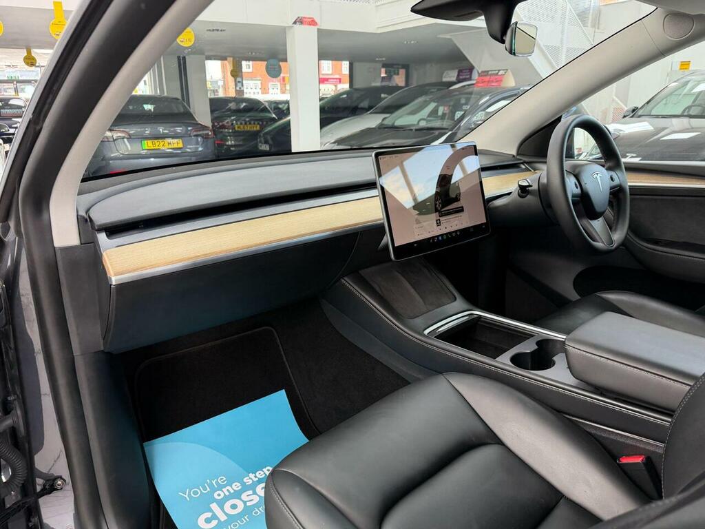 Tesla Model Y Dual Motor Long Range 4Wde Grey