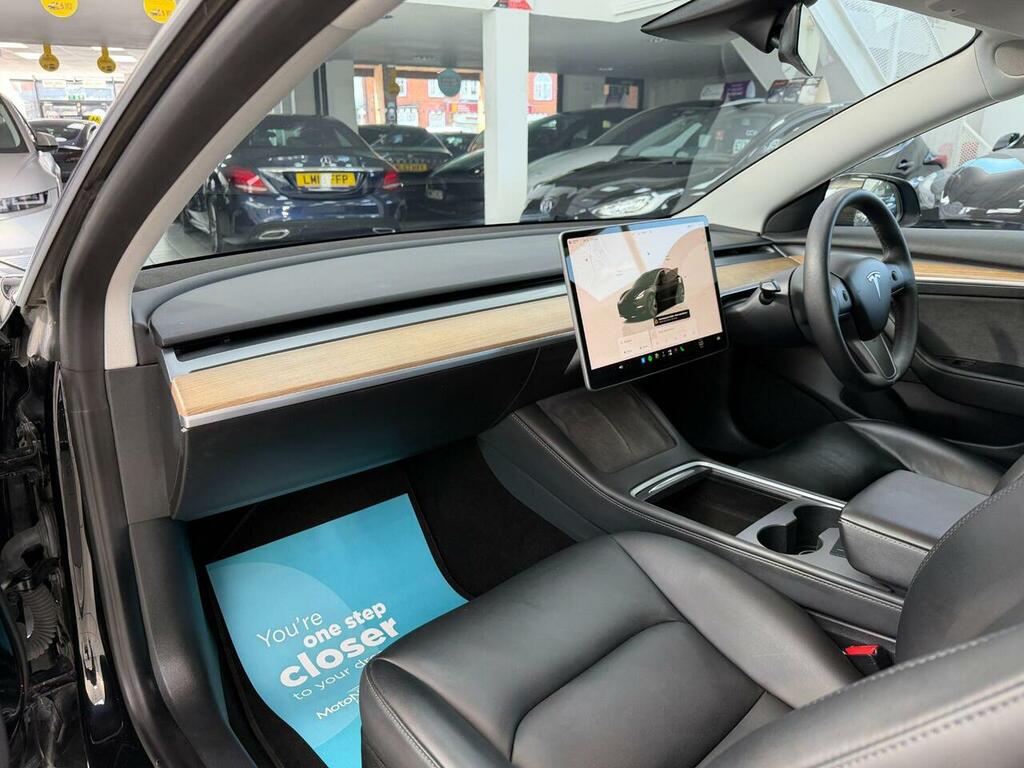 Tesla Model 3 Dual Motor Long Range 4Wde Black