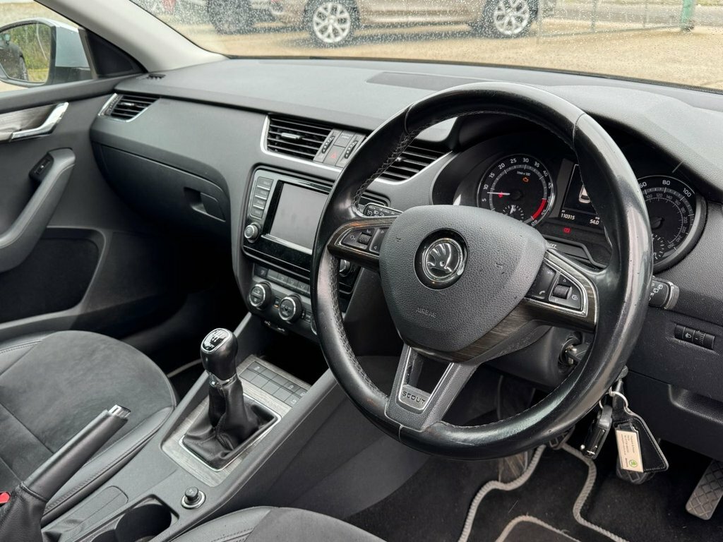 Skoda Octavia 2.0 Tdi Vrs Hatchback Euro 5 S White #10
