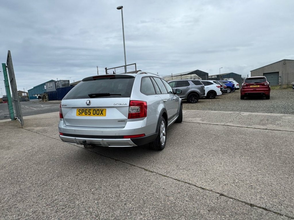 Skoda Octavia 2.0 Tdi Vrs Hatchback Euro 5 S White #8