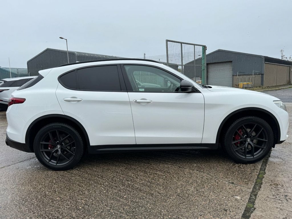 Alfa Romeo Stelvio 2.2L Nero Edizione White #4