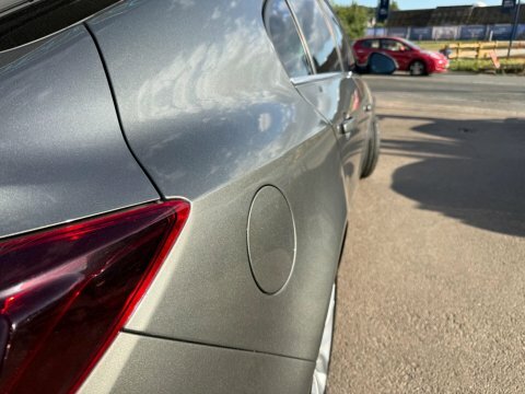 Vauxhall Insignia 1.6 Cdti Sri Nav Hatchback Euro Red #39