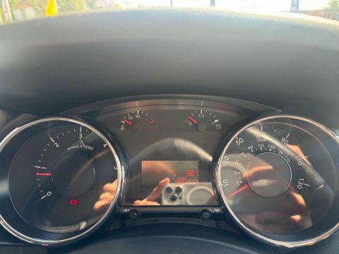 Peugeot 3008 Exclusive Hdi #9