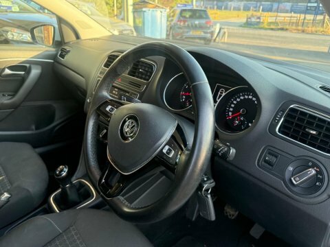 Volkswagen Polo 1.4 Match Edition Euro 5 Red #11