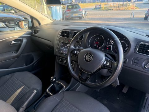Volkswagen Polo 1.4 Match Edition Euro 5 Red #8