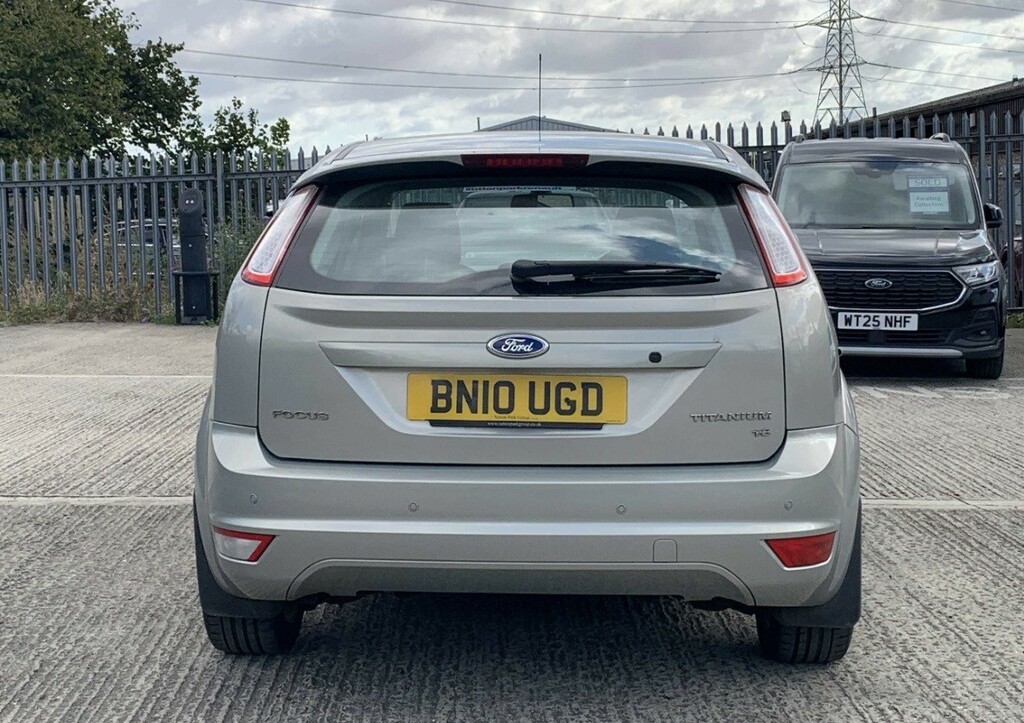 Ford Focus 1.8 Zetec S Spec-red-sh-rare Car-lovely Family Car Red #4