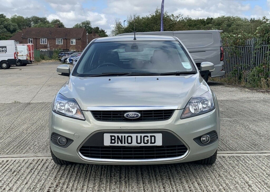 Ford Focus 1.8 Zetec S Spec-red-sh-rare Car-lovely Family Car Red #2