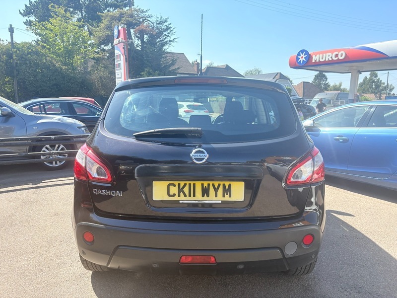 Nissan Qashqai 1.6 Acenta Flame Red 117 Bhp Red #4