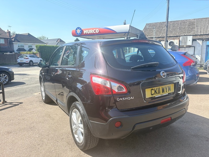 Nissan Qashqai 1.6 Acenta Flame Red 117 Bhp Red #5