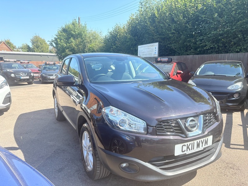 Nissan Qashqai 1.6 Acenta Flame Red 117 Bhp Red #2