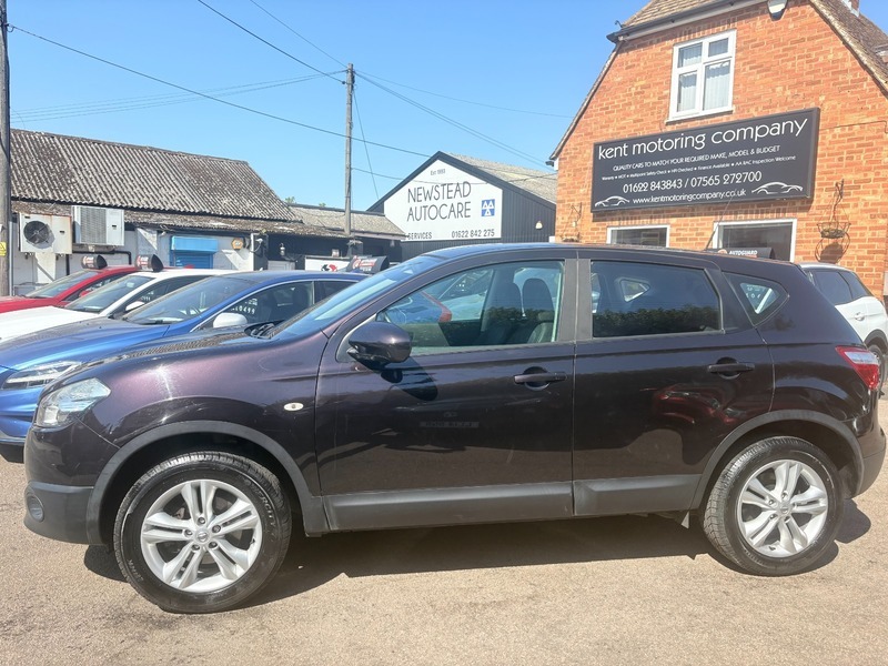Nissan Qashqai 1.6 Acenta Flame Red 117 Bhp Red #8