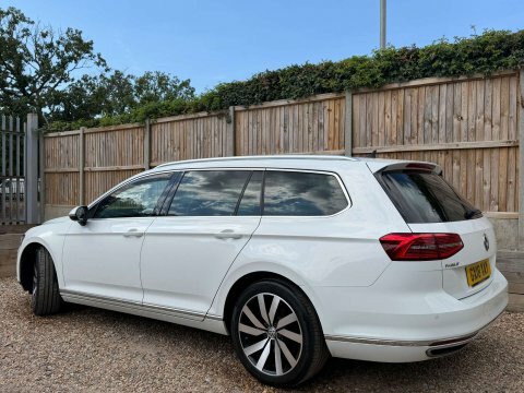 Volkswagen Passat 2.0 Passat Gt White #6