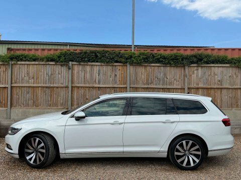 Volkswagen Passat 2.0 Passat Gt White #5