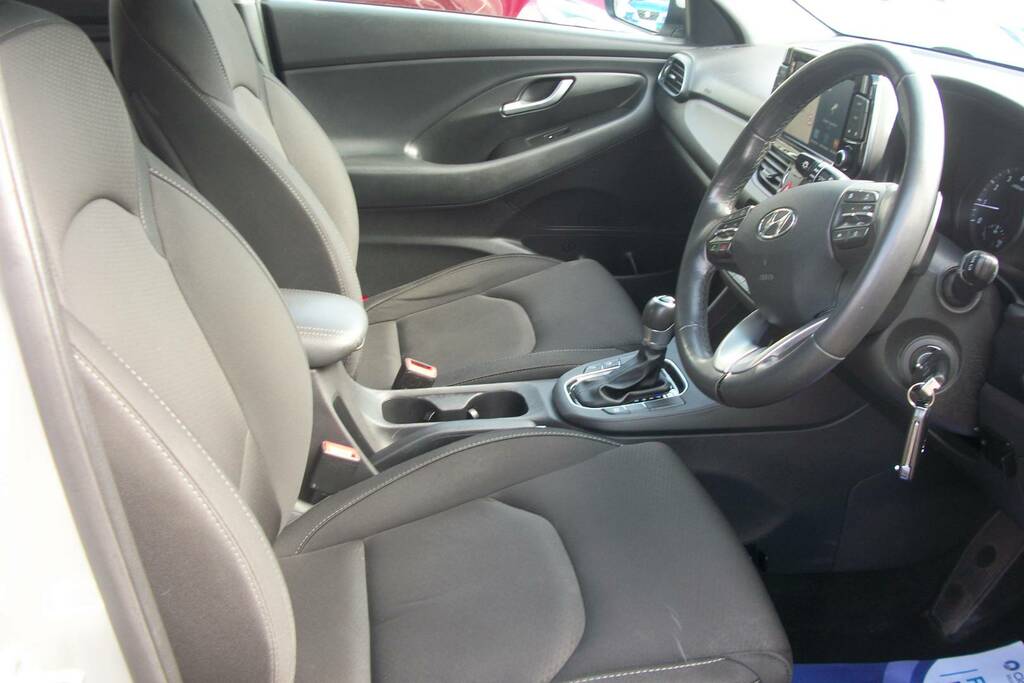 Hyundai I30 1.4T Gdi Se Nav Dct Silver #3