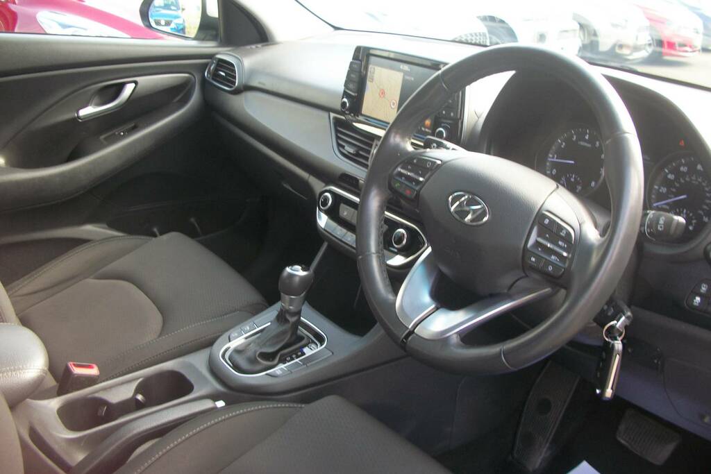 Hyundai I30 1.4T Gdi Se Nav Dct Silver #2