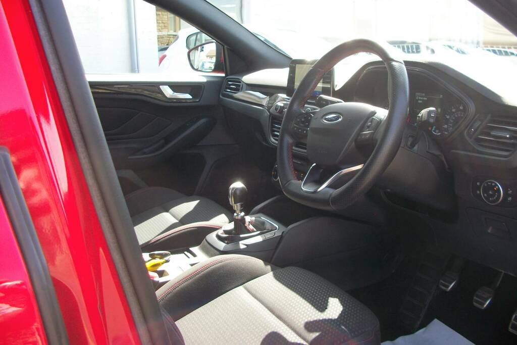 Ford Focus 1.0 Ecoboost 125 St-line Red #3
