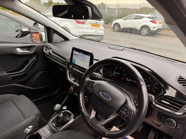 Ford Fiesta Tdci Titanium Hatchback White #3