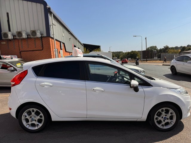 Ford Fiesta Zetec Hatchback White #3