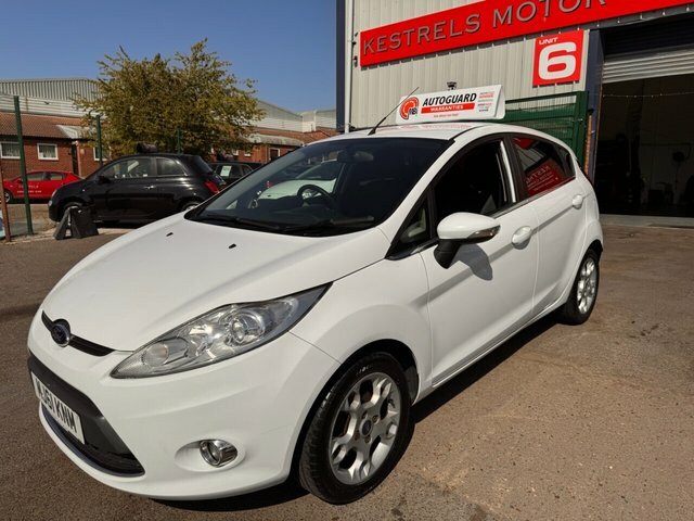 Ford Fiesta Zetec Hatchback White #6