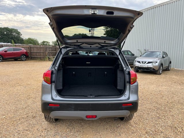 Suzuki Vitara Estate 1.0 Boosterjet Sz-t White #10