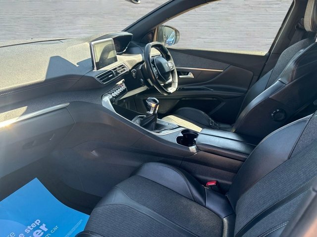 Peugeot 5008 Bluehdi Gt Line Suv Grey #3