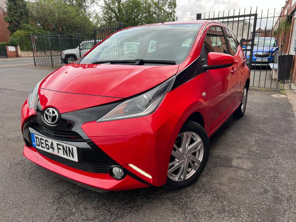 Toyota Aygo 1.0 Vvt-i X-pression Red #3