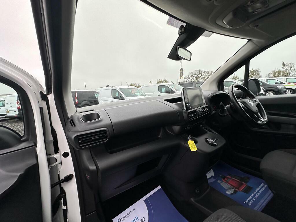 Vauxhall Combo 1.5 Turbo D Edition Mpv 6Spd Eur Blue #20