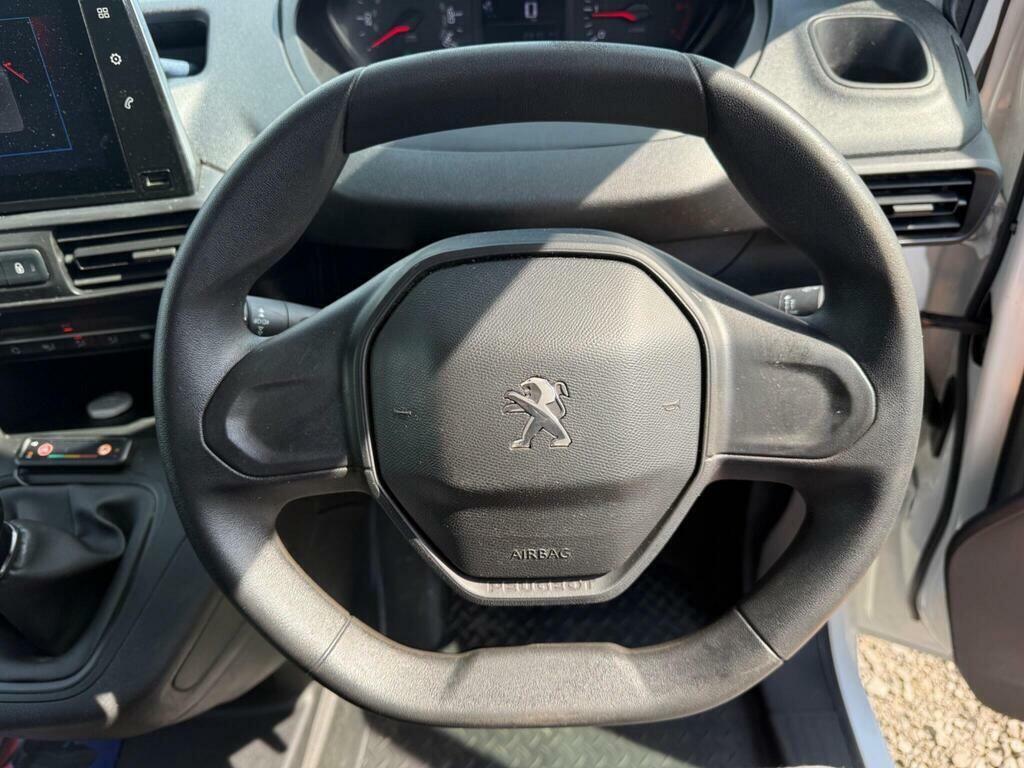 Peugeot Partner 1000 1.5 Bluehdi 100 Professional Van White #25