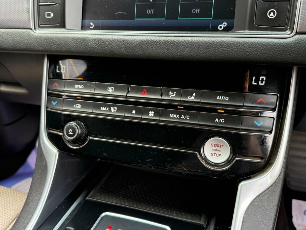 Jaguar XF Xf R-sport D Red #32