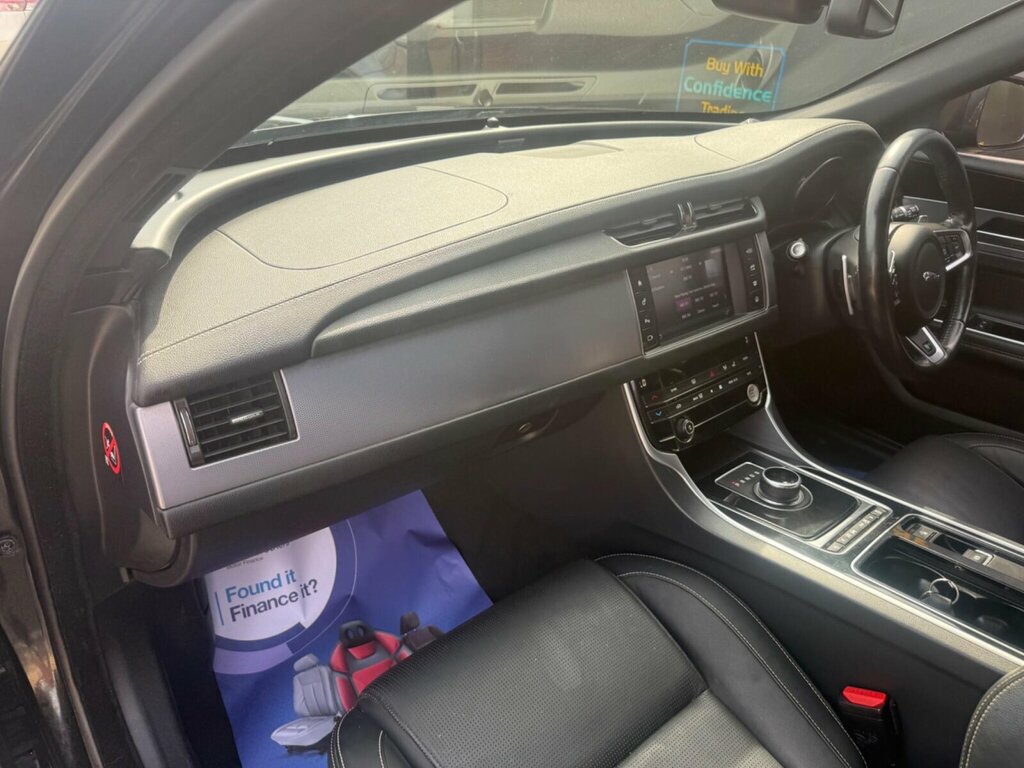 Jaguar XF Xf R-sport D Red #17