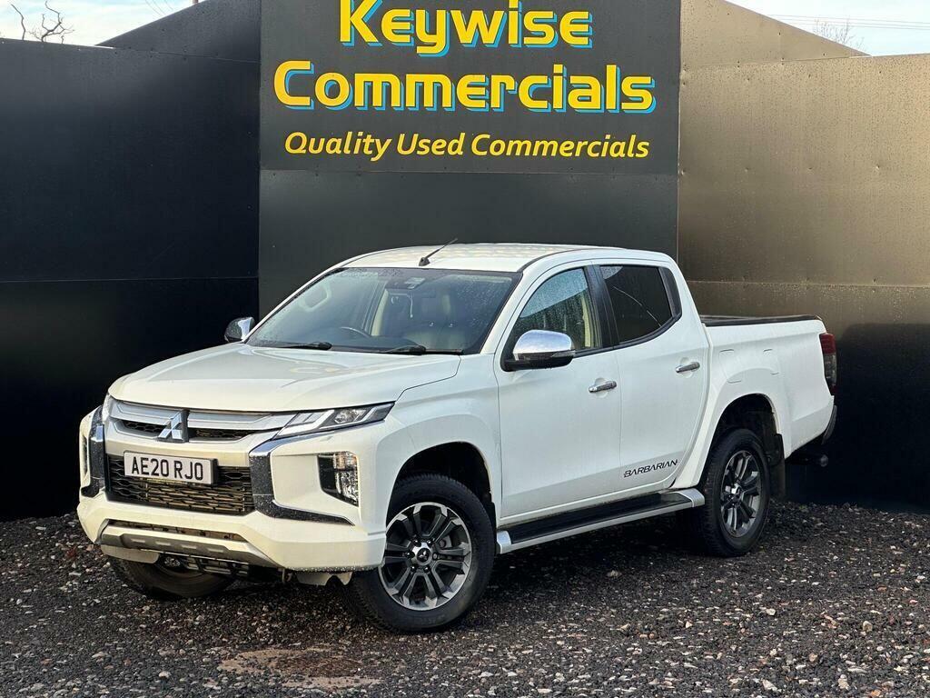 Mitsubishi L200 2.2 Di-d Dc Barbarian 4Wd Euro 6 Ss White