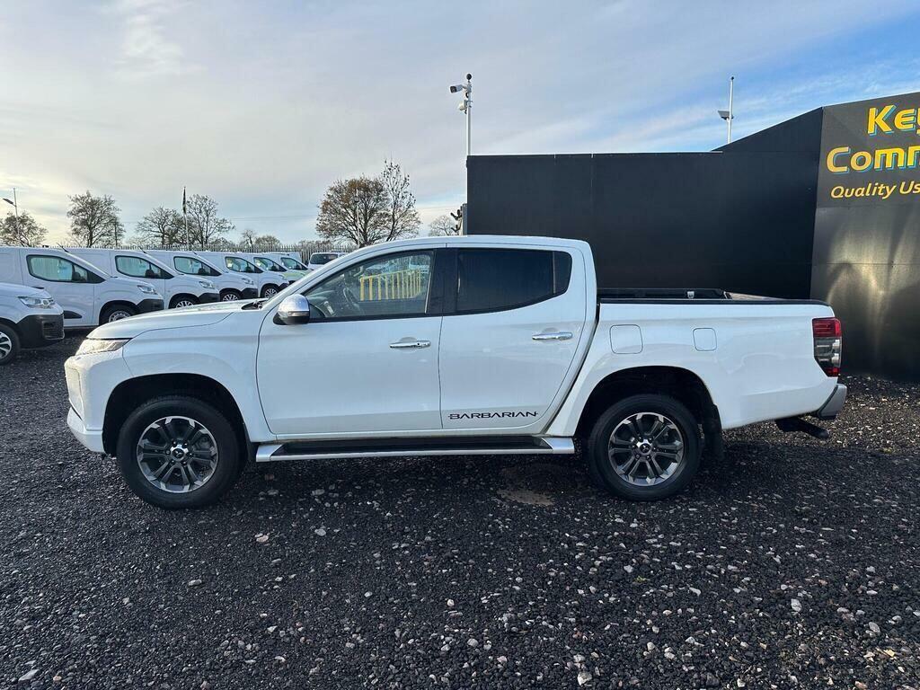 Mitsubishi L200 2.2 Di-d Dc Barbarian 4Wd Euro 6 Ss White #3