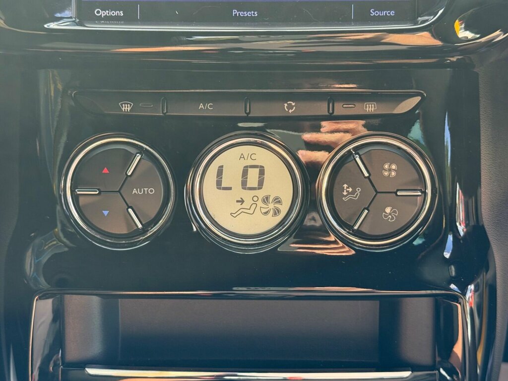 DS DS 3 Citroen Ds3 Dstyle Nav 1.2 For Sale In Gosf Black #29
