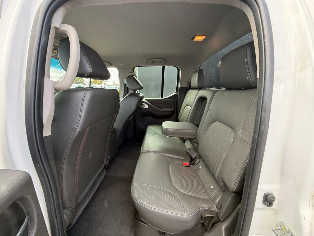 Nissan Navara King Cab Pick Up White #16