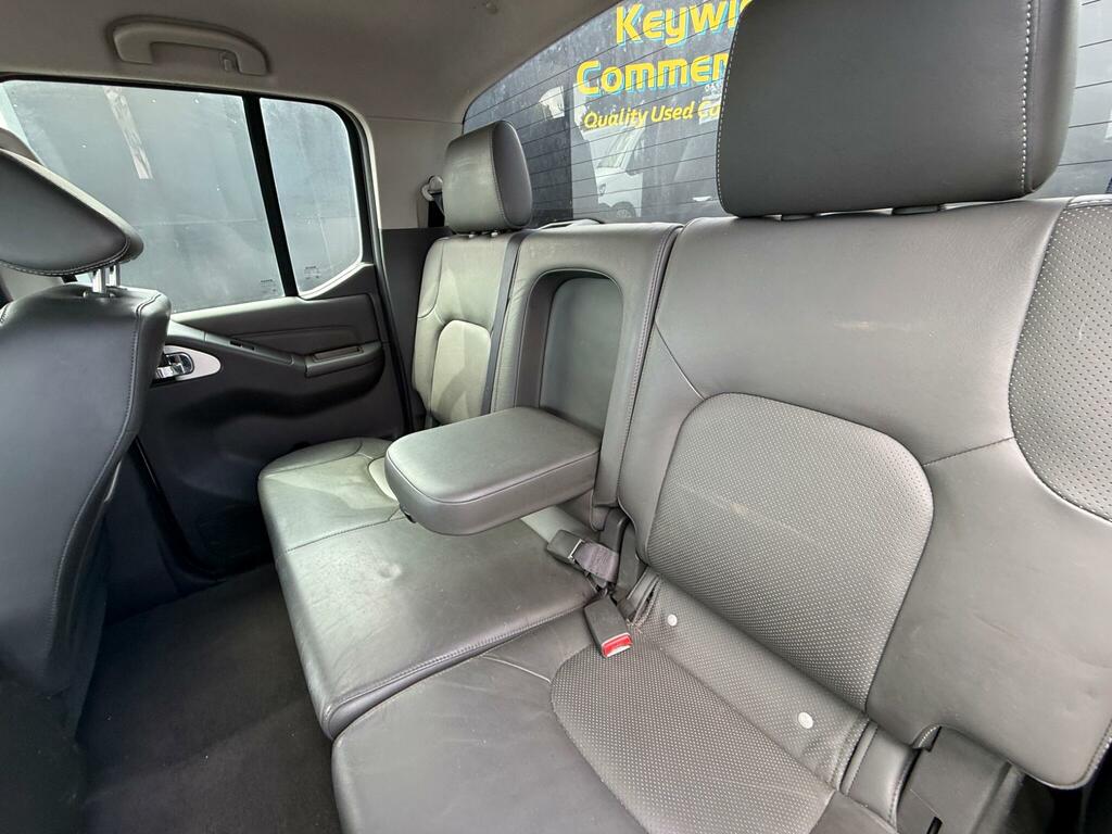 Nissan Navara King Cab Pick Up White #15