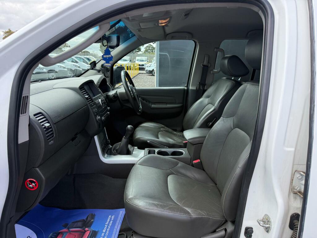 Nissan Navara King Cab Pick Up White #18