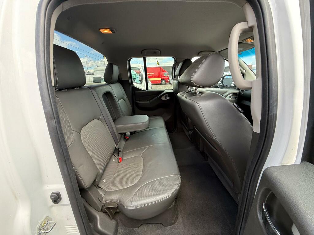 Nissan Navara King Cab Pick Up White #14
