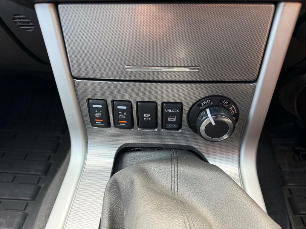 Nissan Navara King Cab Pick Up White #23