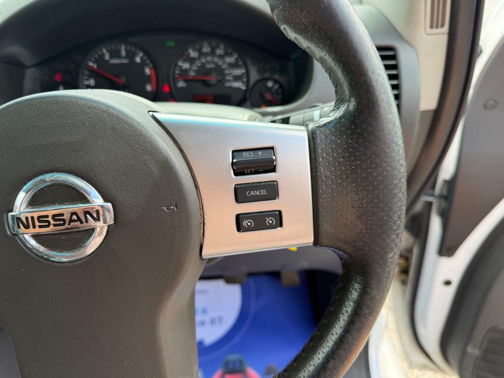 Nissan Navara King Cab Pick Up White #27