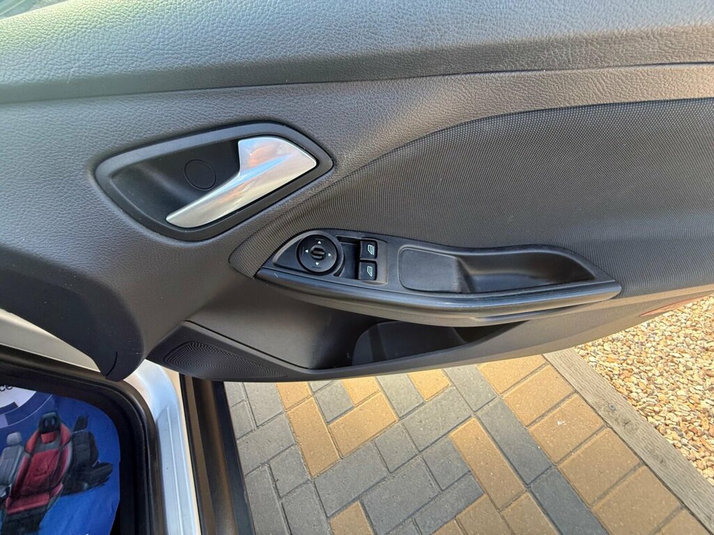 Ford Focus 1.6T Ecoboost Titanium X Estate Brown #30