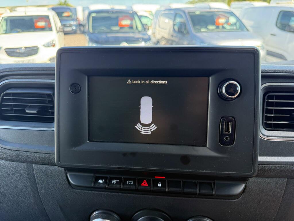 Renault Master 2.3 Fwd Lm35 Dci 135 Business My19 White #18