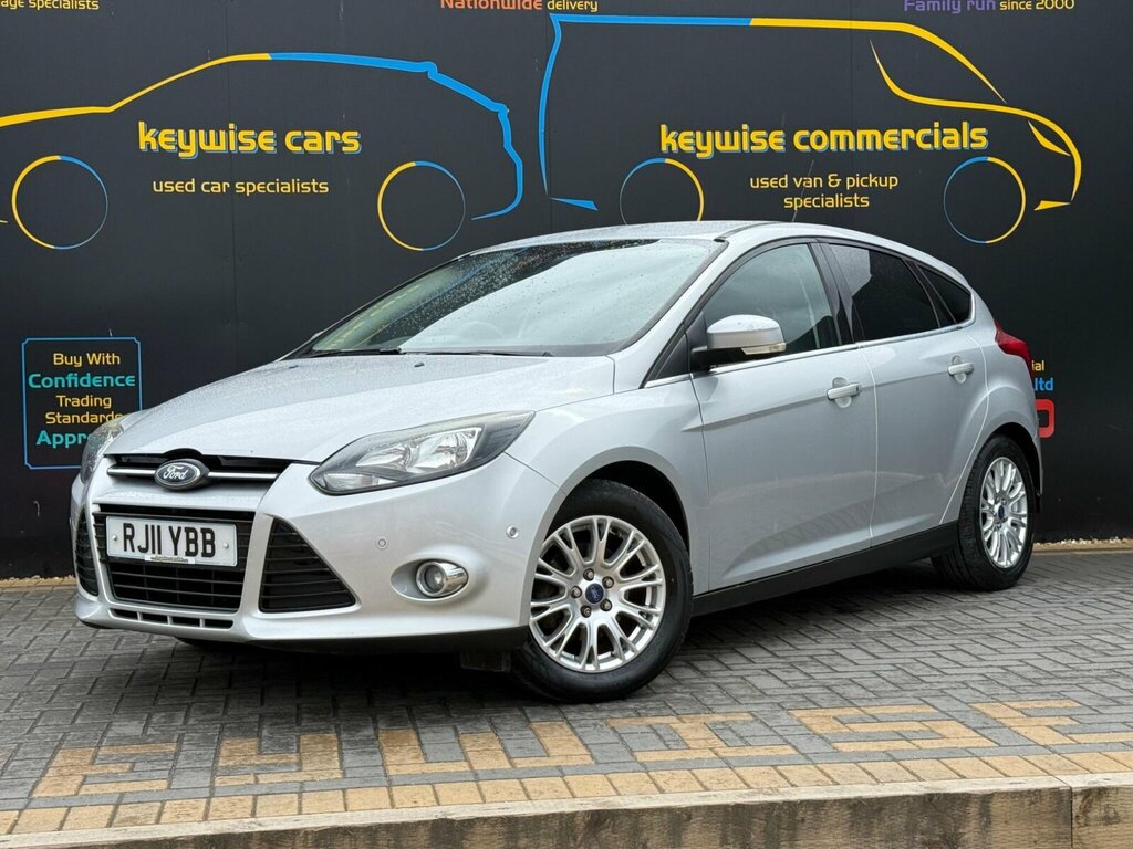 Ford Focus 1.6 Titanium Estate Euro 5 125 Red #1