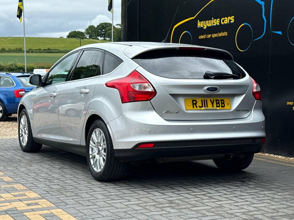 Ford Focus 1.6 Titanium Estate Euro 5 125 Red #3
