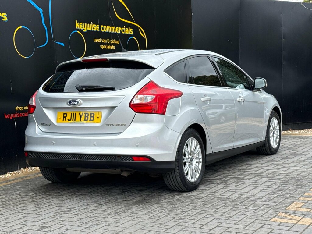 Ford Focus 1.6 Titanium Estate Euro 5 125 Red #5