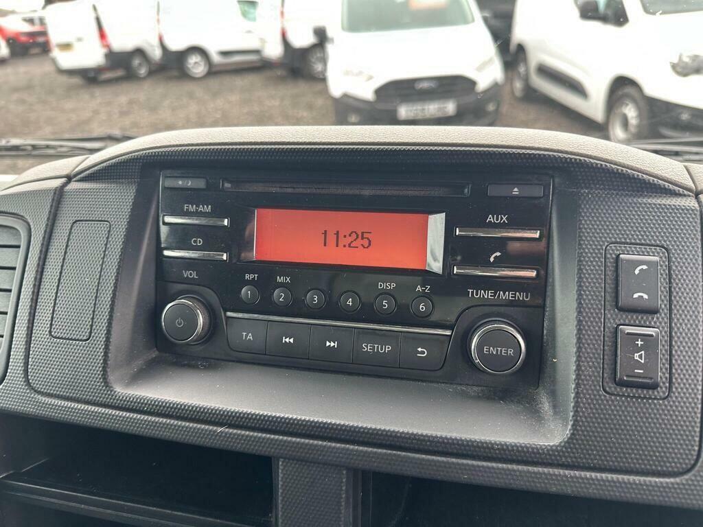 Nissan NT400 Cabstar 35.14 2.5 Dci 136 Bhp 6 Speed Dropside Pic White #18